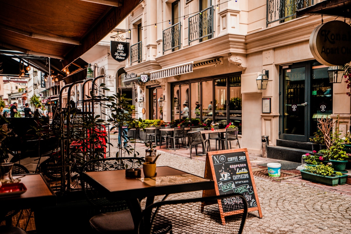RoastRush café exterior and Singapore street context